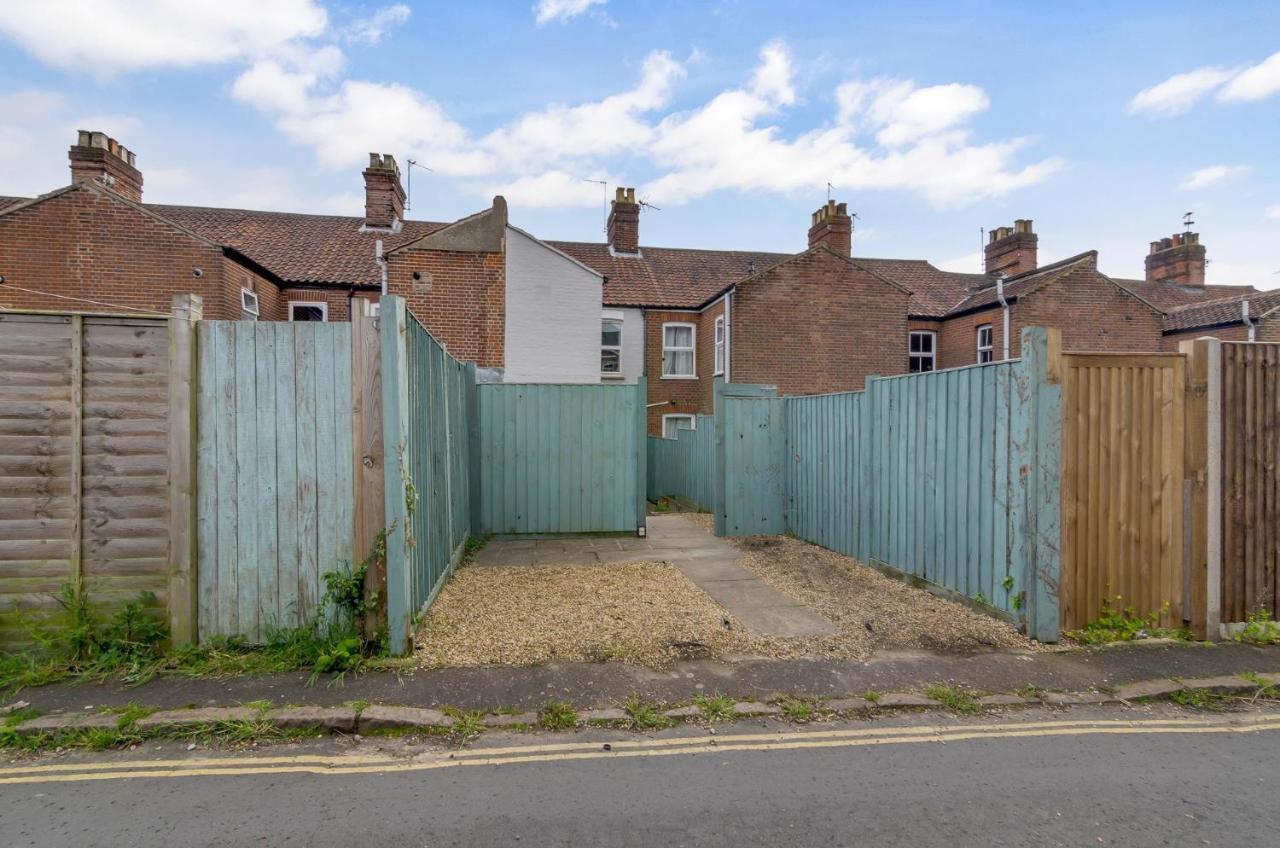 2br Marlborough Rest Free Parking Workspace